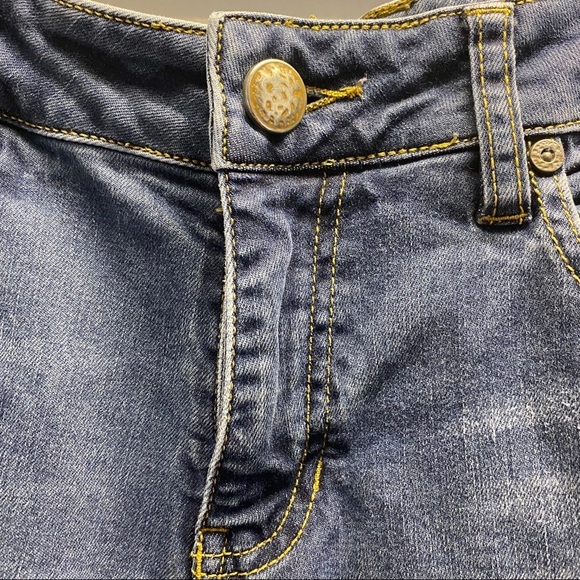 Cabi Cut Off Jean Shorts Size 6 - Picture 2 of 6